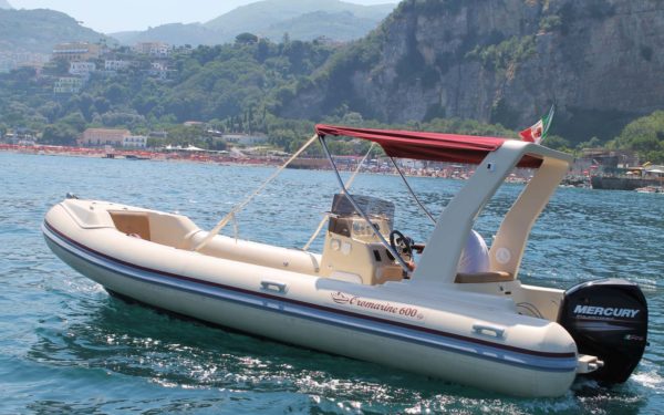 Positano sorrento capri noleggio gommone rental boat Oromarine 600 (2)