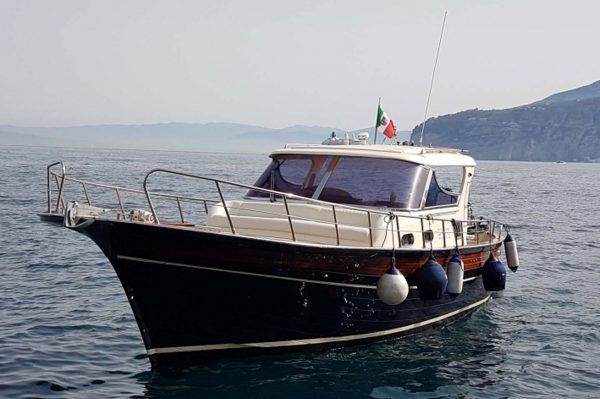 Noleggio barche Amalfi | Tour in barca Sorrento | Capri Boat Tour Rental Boat Amalfi | Capri Boat Tours | Boat Tour Positano | Sorrento Boat